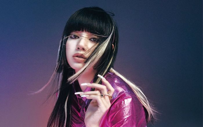 Bản b-side 'ngang ngược' của Lisa chính thứ lọt BXH Billboard Hot 100 cùng kỉ lục đặc biệt