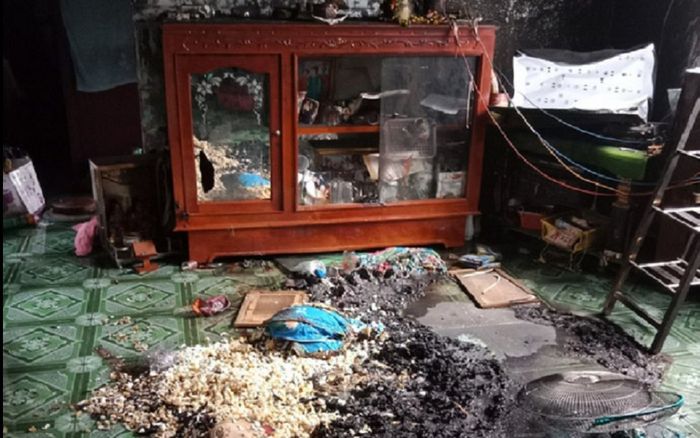 Nghi ghen tuông, gã chồng đánh đập vợ rồi khóa trái cửa và đốt nhà