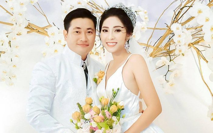 Hoa hậu Đặng Thu Thảo chính thức xác nhận ly hôn, tiết lộ người nuôi dưỡng hai con