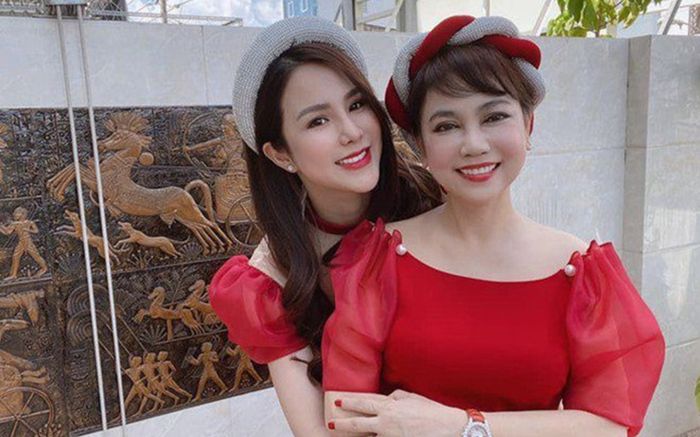 Chỉ một câu trả lời nhẹ nhàng, mẹ chồng Diệp Lâm Anh được phong ngay danh hiệu 'mẹ chồng quốc dân'