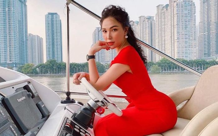 Quỳnh Thư lần đầu lên tiếng giữa lùm xùm tình ái, tiết lộ 'không có thời gian để ngủ'