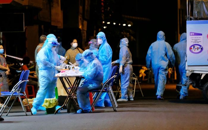Hà Nội ghi nhận thêm 67 ca dương tính mới với SARS-CoV-2 tại 16 quận huyện, trong đó 16 ca cộng đồng