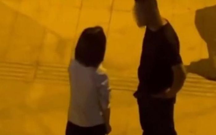 Chủ shop đến tận nơi định 'dằn mặt' khách dám bóc phốt trên mạng nhưng khi gặp lại sốc không nói lên lời