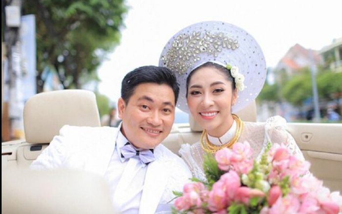 Danh tính chồng Hoa hậu Đặng Thu Thảo là ai mà khi ly hôn khiến dân tình phải tò mò?