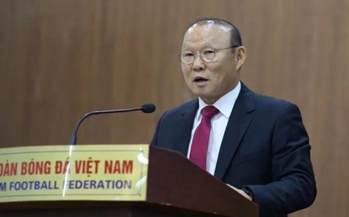Đến lúc HLV Park Hang Seo mặc 'áo giáp'