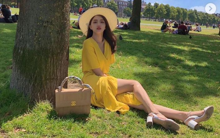 Ngó lơ drama đầu năm, Hương Giang tái xuất lộng lẫy xinh đẹp, fan thắc mắc phải chăng sắp 'về nhà chồng'?