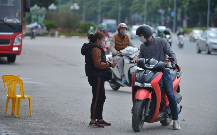 Phe vé trận Việt Nam vs Nhật Bản 'méo mặt', giảm giá kịch sàn vẫn ế khách