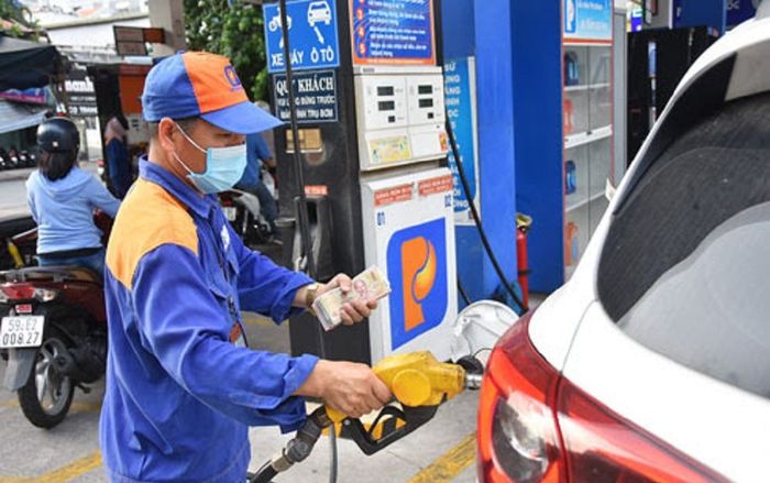 Giá xăng dầu tiếp tục tăng vào ngày mai (10/11)?