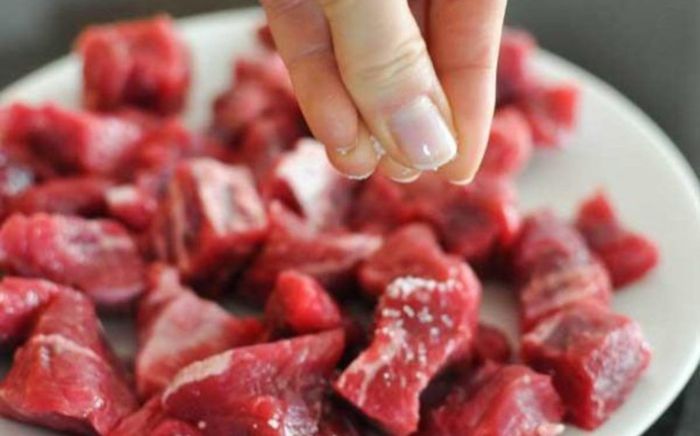 Làm thêm bước này trước khi nấu, món thịt sẽ trở nên ngon ngọt đậm đà hơn