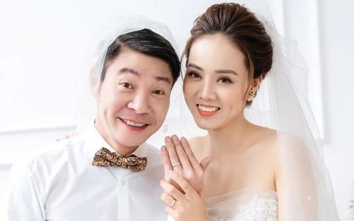 Rộ tin bà xã 'kém 15 tuổi' của Công Lý mang thai con đầu lòng, chính chủ lên tiếng nói rõ