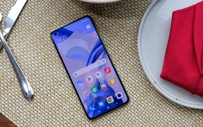 Xiaomi ra mắt smartphone 11 Lite 5G NE phiên bản Swarovski lấp lánh