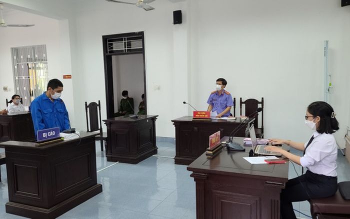Vác xẻng đuổi đánh phó chủ tịch phường ở Đà Nẵng, thanh niên lĩnh án tù