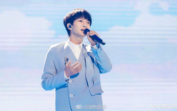 Giọng ca phi giới tính này sẽ hát nhạc phim của Dương Mịch và Trần Vỹ Đình