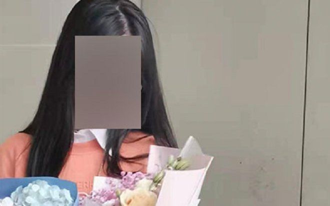 Đôi học sinh lớp 11 nắm tay nhảy lầu tự tử, bố mẹ khóc ngất khi thấy khoảnh khắc cuối cùng của hai con