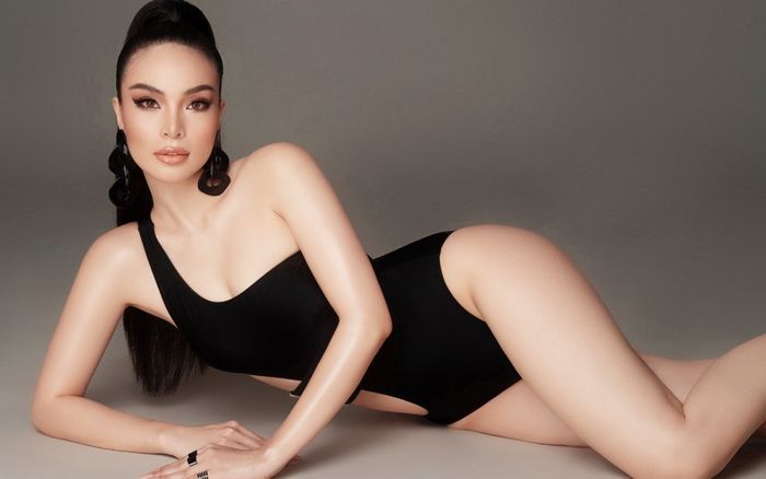 Hoàng Hương Ly chiêu đãi fan bộ ảnh rực lửa trước ngày dự thi Hoa hậu Du lịch Quốc tế