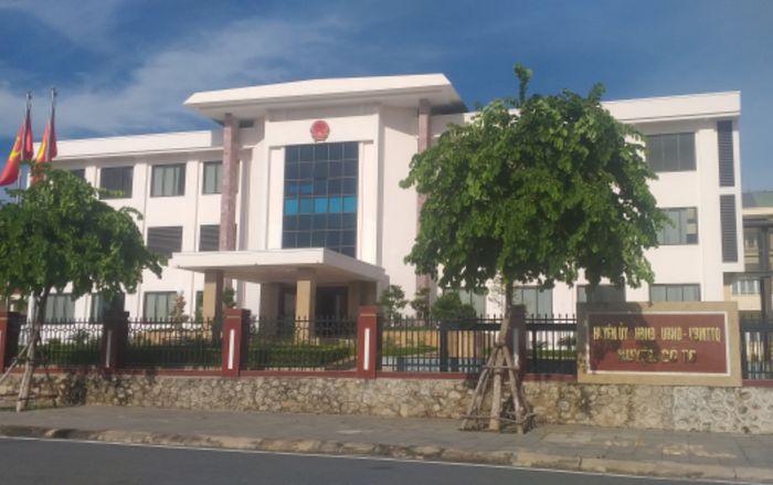 Đình chỉ công tác, xem xét thi hành kỷ luật với Bí thư Huyện uỷ, Chủ tịch UBND một huyện ở Quảng Ninh