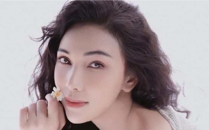 Quỳnh Thư cảm ơn ai đó: 'Em đã nhìn rõ ai yêu thương em thật lòng'