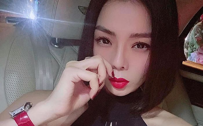 Lệ Quyên bỗng dưng triết lý về chuyện chia tay, 'xa nhau vì không đủ yêu chứ chưa chắc vì không đủ tiền'