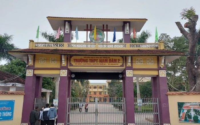 Lời kể của nữ sinh lớp 9 bị nam nhân viên trường học dâm ô: 'Ông ấy dùng gang tay đo cho em từ dưới lên'