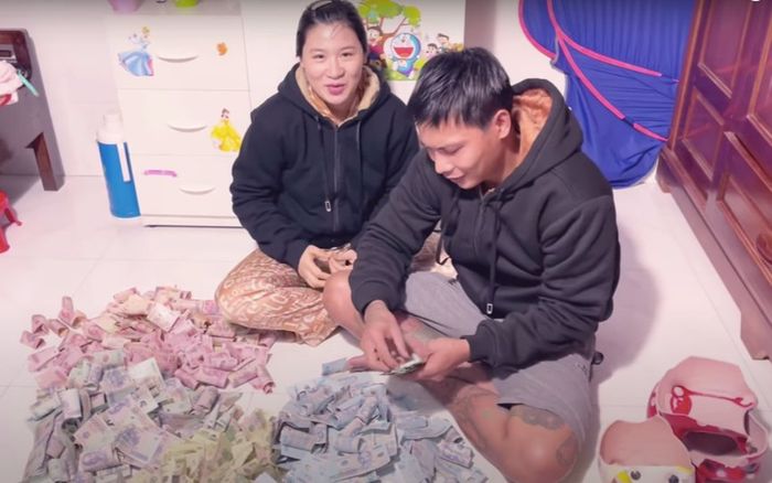 Lộc Fuho công bố số tiền vừa đập ba con heo đất để xây nhà mới