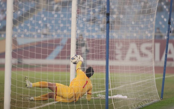 Tuyển Việt Nam thua trận, fan cuồng lại 'tấn công' facebook của Tấn Trường