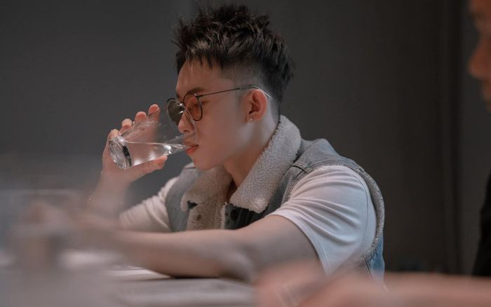 'Gà cưng' Sơn Tùng phát ngôn đầy ẩn ý giữa lúc drama 'trà xanh' comeback