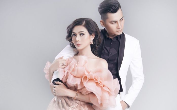 Bị mỉa mai 'lấy vợ già chuyển giới', chồng Lâm Khánh Chi đáp trả cực căng