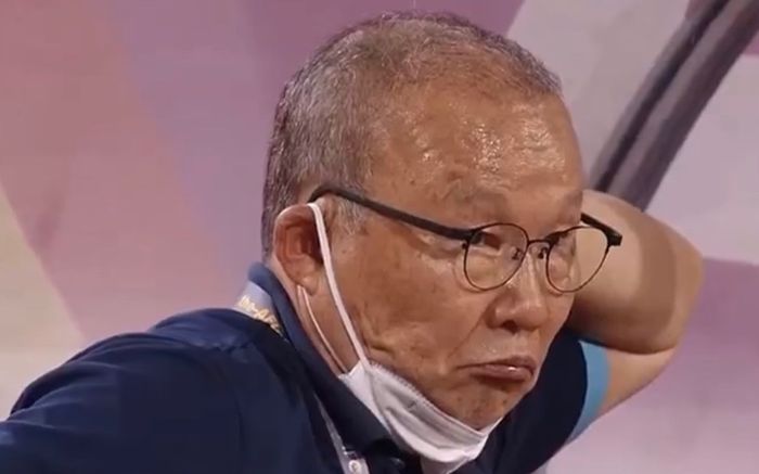 Tin vui cho ông Park: Chưa bị đá khỏi Top 100, Việt Nam đứng số 1 ĐNÁ và hơn Thái Lan 19 bậc!