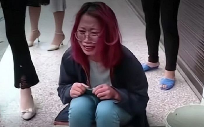 Nhất quyết không ly hôn dù bị chồng bạo hành suốt 3 năm, vợ mếu máo khóc: 'Vì chồng tôi quá đẹp trai'