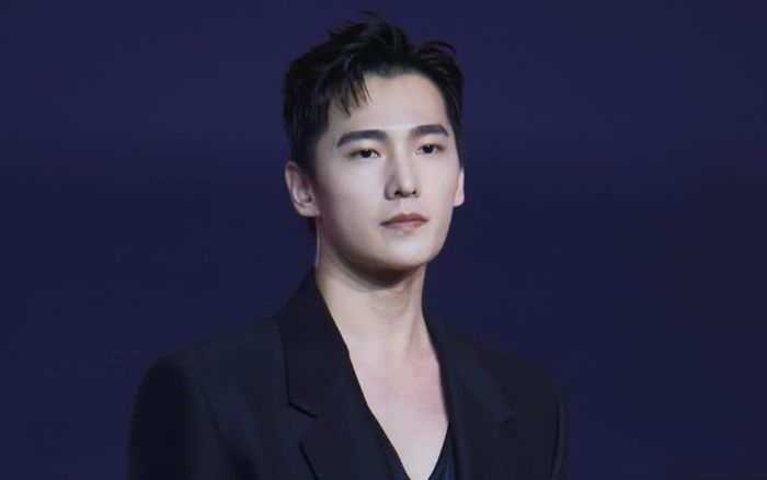 Fan Dương Dương đồng loạt phản đối thần tượng đóng phim chuyển thể của 'nữ hoàng đạo văn'