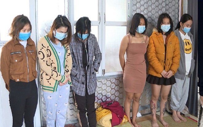 9 cô gái cùng 8 nam thanh niên thác loạn 'tiệc' ma túy trong quán karaoke