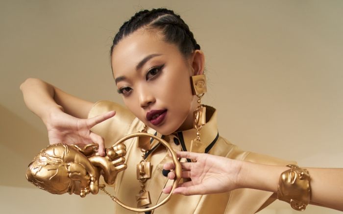 Gợi ý phụ kiện ấn tượng tôn nét sang chảnh để bạn chiếm trọn spotlight dạ tiệc