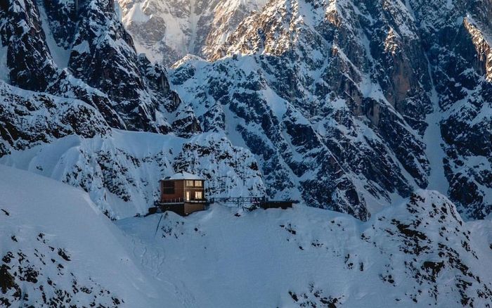 Khách sạn hẻo lảnh nhất thế giới với độ cao hơn 1000 mét