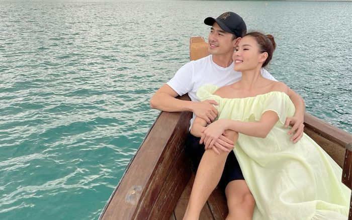 Vợ chồng Lương Thế Thành đăng ảnh du lịch cực tình tứ, còn khẳng định luôn 'chốn bình yên nhất'