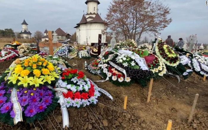 Thi thể bệnh nhân Covid-19 chất đầy nhà xác bệnh viện, quốc gia Đông Âu lao đao trước làn sóng dịch mới