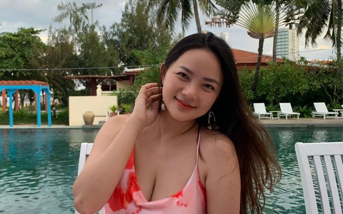 Phan Như Thảo cắn răng chịu đau đi nâng cơ mặt sau khi giảm 10kg