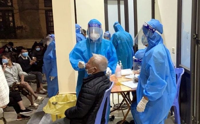 Sáng 25/11, dịch tăng nhiệt ở nhiều địa phương, hàng nghìn F0 cộng đồng