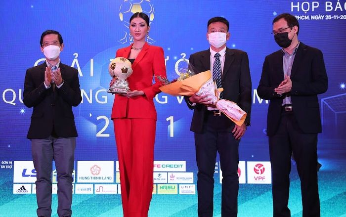 Quả bóng vàng Việt Nam 2021: Chờ AFF Cup 2020!
