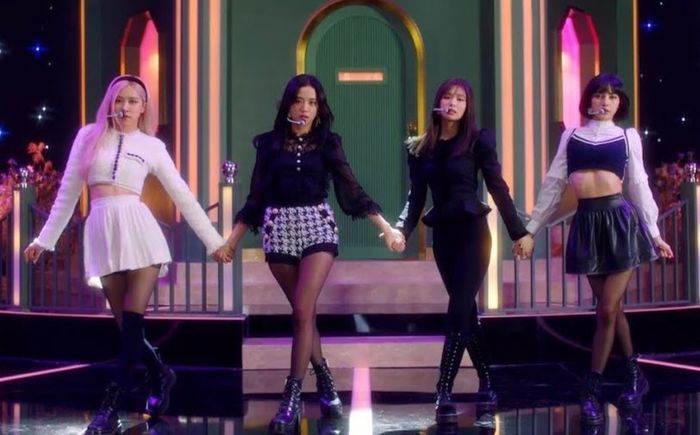 BlackPink bất ngờ trình diễn cùng nhau giữa lúc Lisa nhiễm COVID-19?