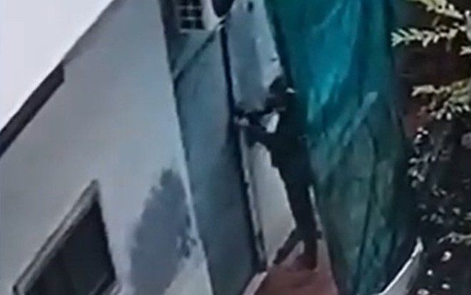 Clip: Đối tượng bẻ khóa lẻn vào phòng trọ, trộm tài sản hơn 10 năm dành dụm của gia đình công nhân