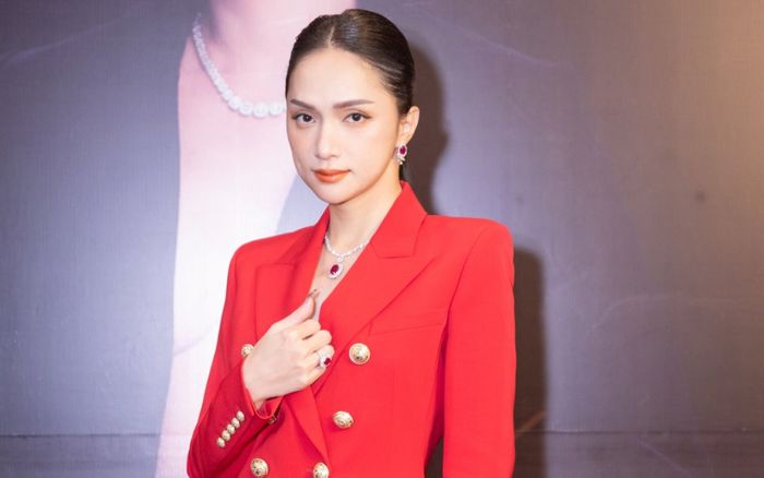 Rầm rộ đoạn clip Hương Giang đối chất cực căng với anti-fan vì bị bôi nhọ làm nghề 'buôn phấn bán hương'