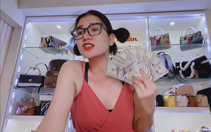 Trang Khàn đưa ra hướng giải quyết 1.000 đô 'từ trên trời rơi xuống', nghi ngờ bị ám hại