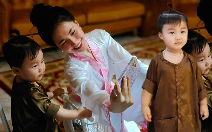 Bị dân tình hỏi việc ít cho quý tử lên sóng, Hòa Minzy tiết lộ lý do đang gặp vấn đề nghiêm trọng?