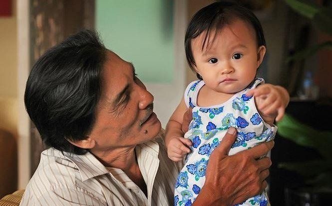 NS Thương Tín bật khóc vì nhớ con gái: 'Gọi điện ít khi nào gặp được nó lắm, người ta không bắt máy'