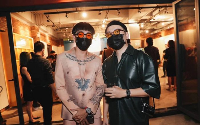 Rapper Wowy khiến dân tình 'xám hồn' khi mặc trang phục phản cảm, như đang muốn nude 100%?