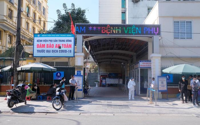 Hà Nội: Phát hiện chùm 15 ca dương tính SARS-CoV-2 tại Bệnh viện Phụ sản Trung ương, khẩn tìm người