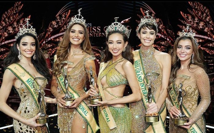 Hình ảnh đầu tiên của Miss Grand 2021 Thùy Tiên và top 4 sau khi đăng quang, đẹp nức lòng thiên hạ