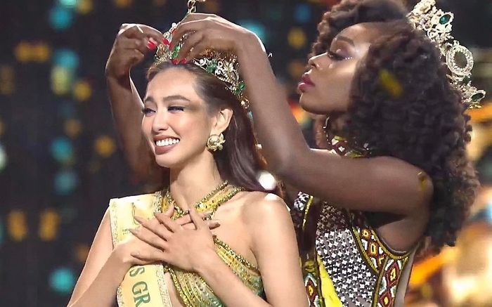 Sau khi đăng quang Miss Grand International, Thùy Tiên nói một câu với người thân khiến netizen rưng rưng