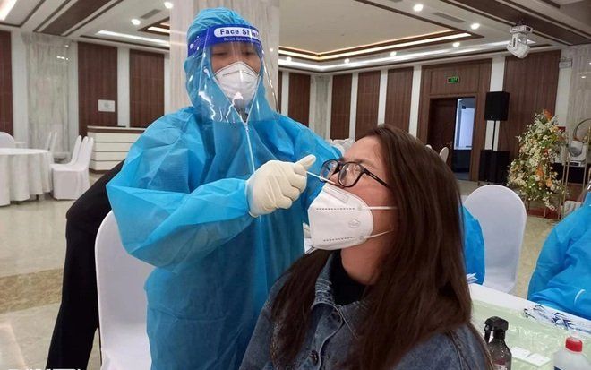 Sáng 7/12, nhiều địa phương ghi nhận số mắc mới Covid-19 cao chưa từng có