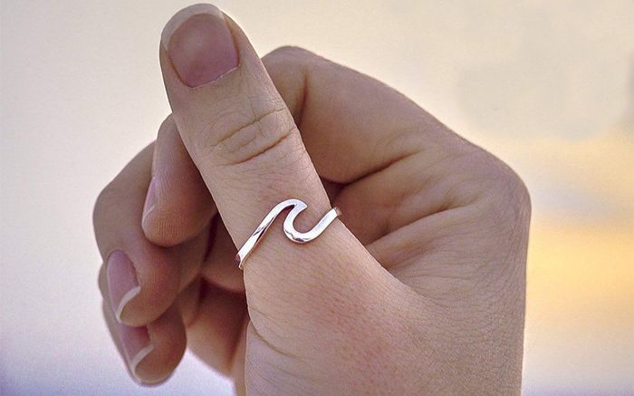 Liếc qua đốt ngón tay cái, biết ngay ai là kẻ lụy tình, ai là 'đá tảng', chuyện tình có vị ngọt hay đắng